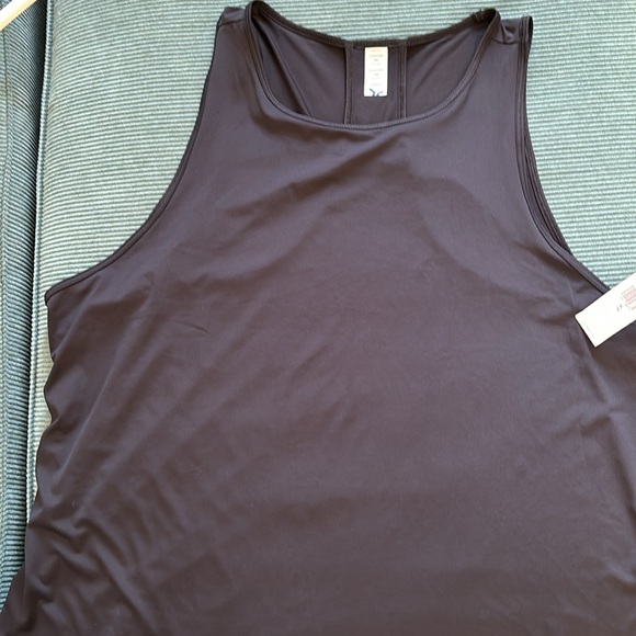 Black cutout tank - Picture 4 of 6